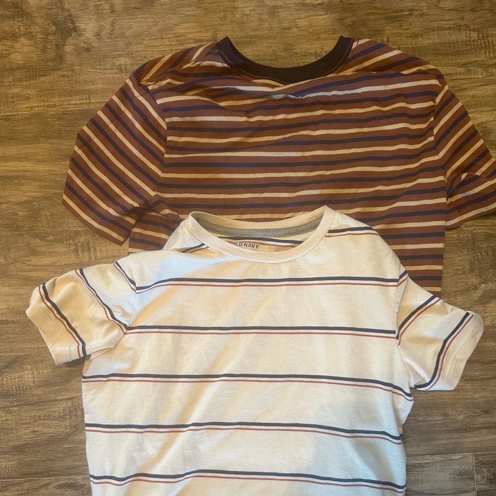 2 boys t-shirts